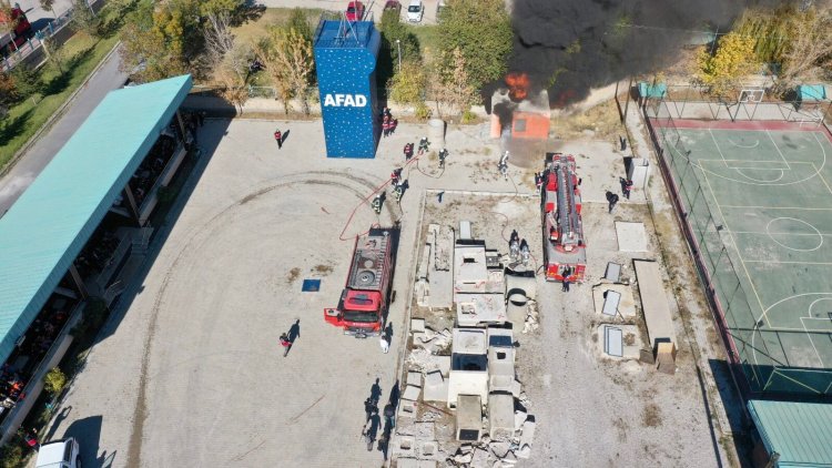 BÜYÜKŞEHİR BELEDİYESİNDEN DEPREMİNİN 10’UNCU YILDÖNÜMÜNDE TATBİKAT