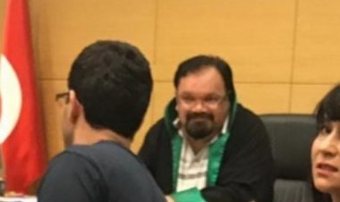 Etek boyu ölçen hakime yer değiştirme cezası