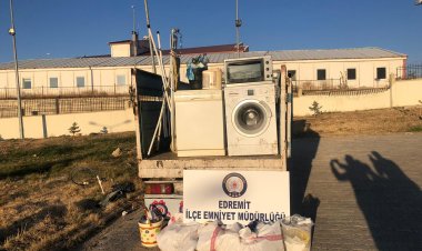 Van Edremit İlçe Emniyet Müdürlüğü İlginç Hırsızlık Olayı Yakayı Ele Verdi