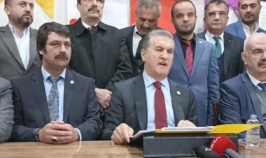 Türkiye Değişim Partisi Genel başkanı Mustafa Sarıgül, Van'da Basınla Kahvaltı Yaptı