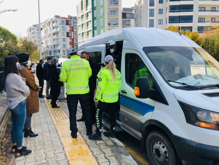 Van İl Emniyet Müdürlüğünce 2021-2022 Eğitim Öğretim Yılında Alınacak Trafik Tedbirleri kapsamında Eğitim Verildi