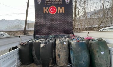 Van Başkale'de 200 Av Tüfeği Ve 2100 Litre Kaçak Mazot Ele Geçirildi