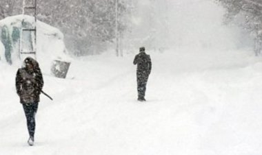 Van'da Yarın Okullar Hava Koşullarından  Dolayı Tatil Edildi