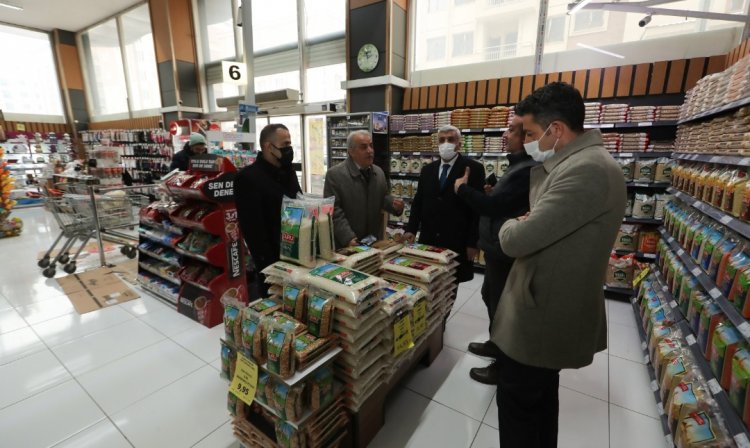 İPEKYOLU BELEDİYESİ ETİKET VE FAHİŞ FİYAT DENETİMLERİNE BÜYÜK HIZLA DEVAM EDİYOR!