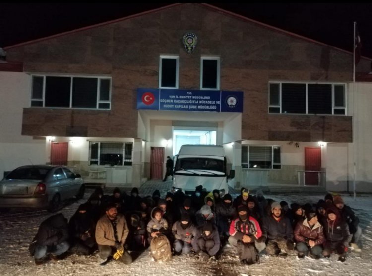 Van'da Yine Bir Göçmen Grubu Yakalandı!