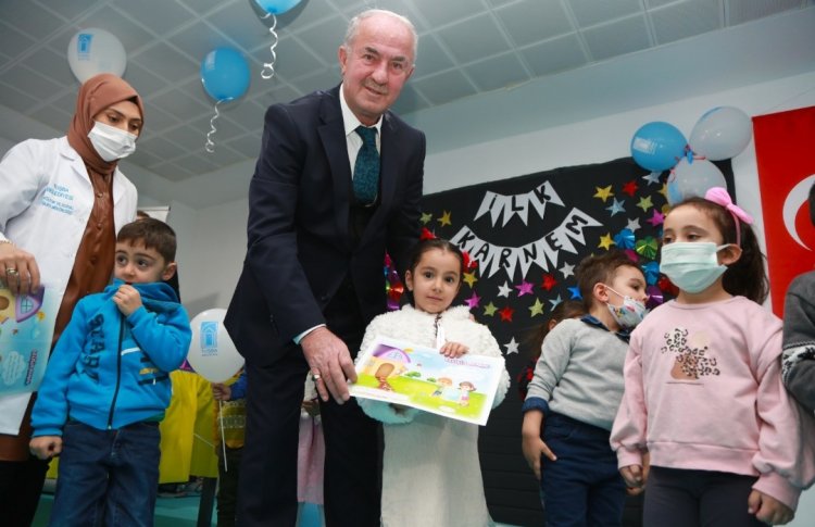 TUŞBA BELEDİYE BAŞKANI SALİH AKMAN, MİNİKLERİN KARNE KARNE GÜNÜ ÇOCUKLARI YALNIZ BIRAKMADI!