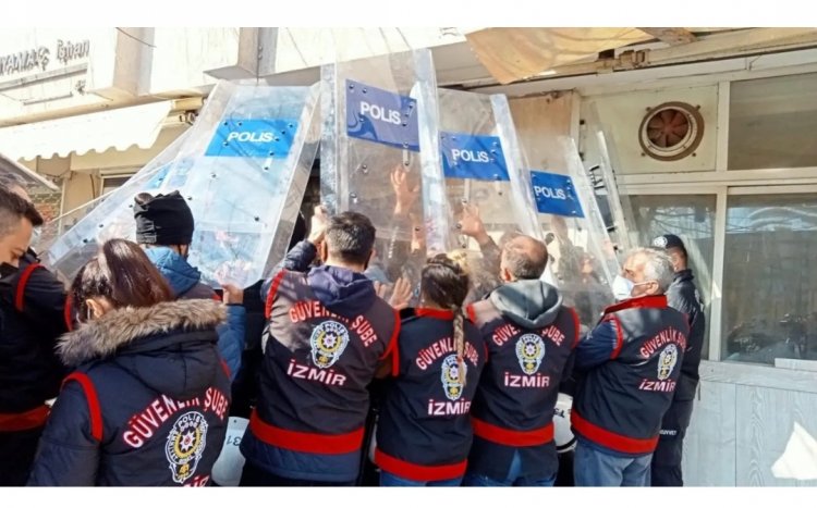 POLİS KALKANLARI ARASINDA AÇIKLAMA YAPILDI!