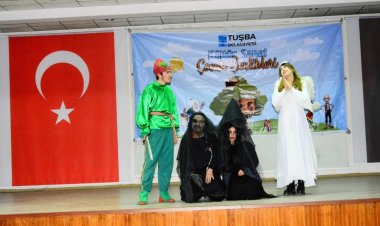 TUŞBA'DAN ÖĞRENCİLERE ÖZEL GÜNDE BÜYÜK JEST: TİYATRO İLE BULUŞTURDU