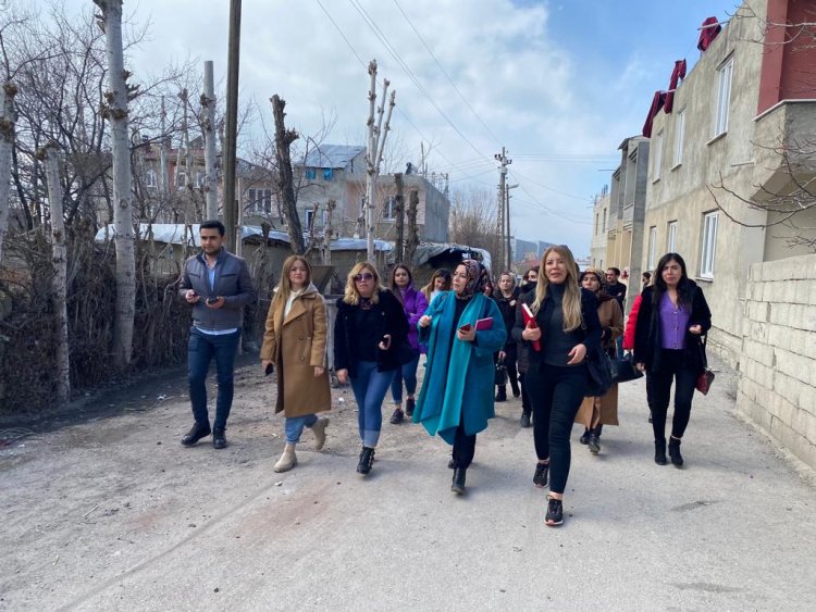 CHP’Lİ KADINLAR,KADINLAR GÜNÜNDE SAHADAYDI!