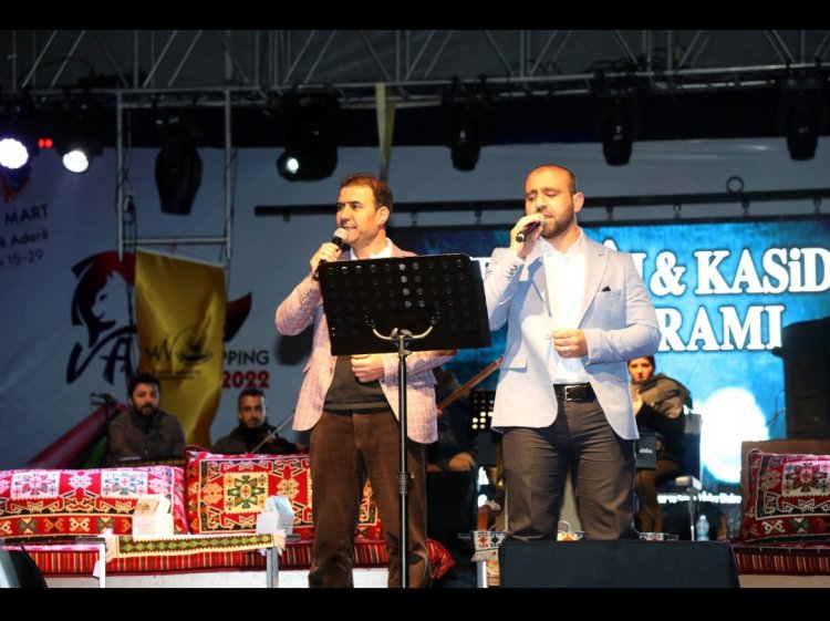VAN SHOPPİNG FEST PROGRAMININ BUGÜNKÜ KONUKLARI DENGBÊJLER OLDU!