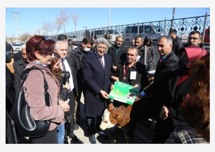 VAN'DA 12. DÜZENLENEN TARIM VE HAYVANCILIK FUARI AÇILIŞINI YAPTI!