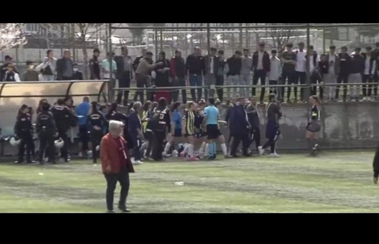 AMEDSPOR KADIN TAKIMI İLE FENERBAHÇE MAÇINDA KAVGA: OYUNCULAR YARALANDI