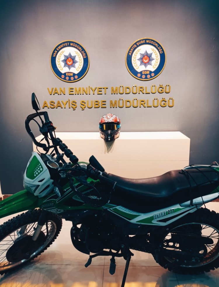 VAN'DA ÇALINAN MOTORSİKLET SAHİBİNE TESLİM EDİLDİ!