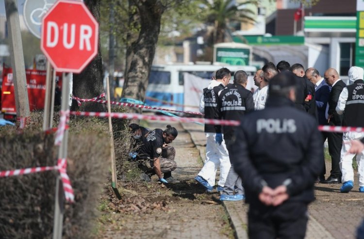 BURSA'DA İNFAZ KORUMA MEMURLARINI TAŞIYAN ARACA BOMBALI SALDIRI GERÇEKLEŞTİRİLDİ!
