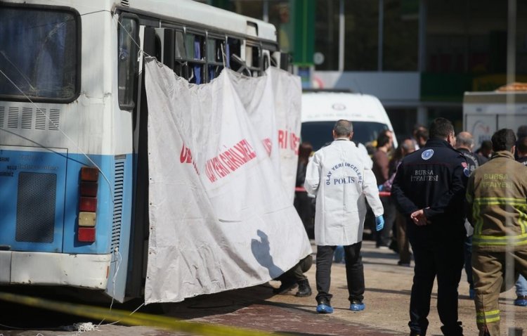 BURSA'DA İNFAZ KORUMA MEMURLARINI TAŞIYAN ARACA BOMBALI SALDIRI GERÇEKLEŞTİRİLDİ!