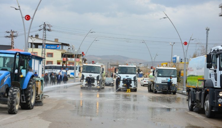 TUŞBA, ‘BAYRAM TEMİZLİĞİ’ YAPIYOR!