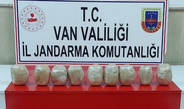 VAN'IN ÇALDIRAN İLÇESİNDE ARAZİYE GİZLENMİŞ 10.4 KİLOGRAM UYUŞTURUCU MADDE BULUNDU!