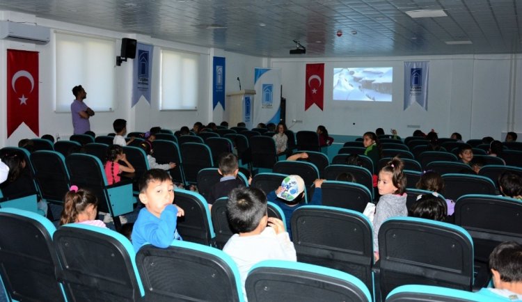 TUŞBA BELEDİYESİ MİNİKLERİ SİNEMA ETKİNLİĞİYLE BULUŞTURMAYA DEVAM EDİYOR!