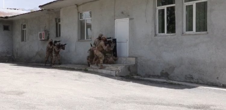 VAN MERKEZLİ 4 İLDE TERÖR OPERASYONU: 11 KİŞİ YAKALANDI!