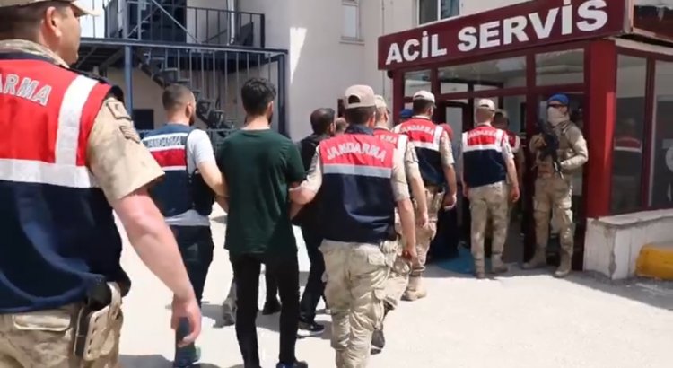 VAN MERKEZLİ 4 İLDE TERÖR OPERASYONU: 11 KİŞİ YAKALANDI!