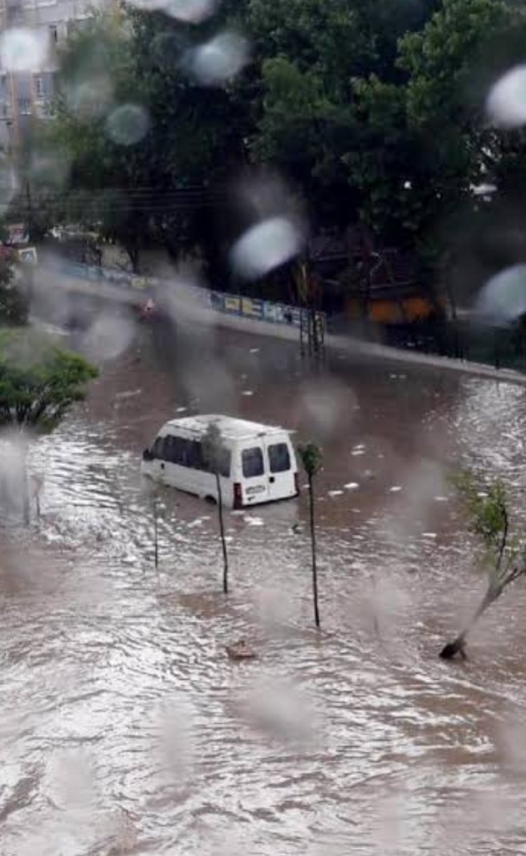 ANKARA'YA YİNE SAĞANAK: YOLLAR NEHİRLERE DÖNDÜ!