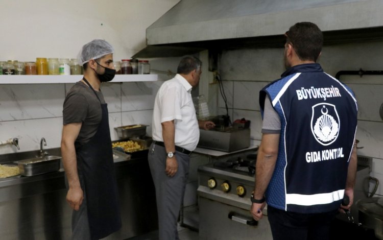 VAN BÜYÜKŞEHİR BELEDİYESİ LOKANTA VE RESTORAN DENETİMİNE ÇIKTI