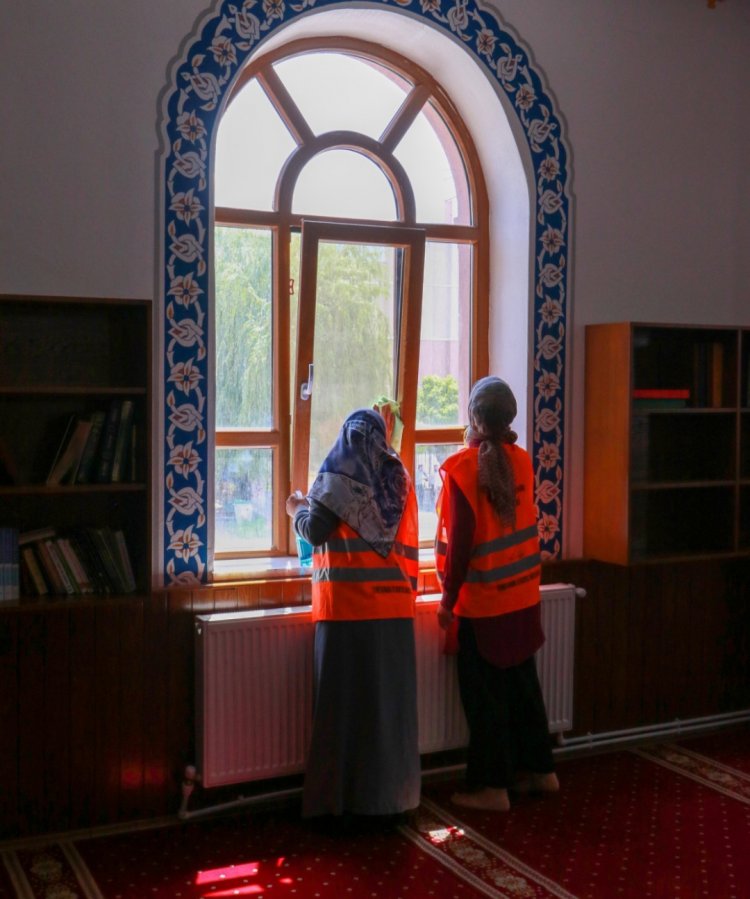 VAN BÜYÜKŞEHİR BELEDİYESİ VAN’DAKİ CAMİİLERİN TEMİZLİĞİNİ YAPACAK