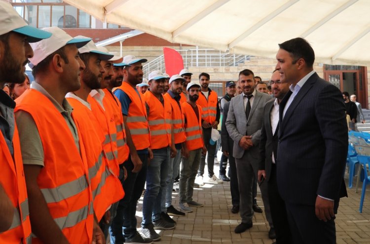 VAN BÜYÜKŞEHİR BELEDİYESİ VAN’DAKİ CAMİİLERİN TEMİZLİĞİNİ YAPACAK