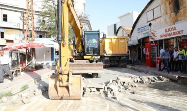 İPEKYOLU BELEDİYESİ ÇALIŞMALARA YAZIN SICAĞINDA BİLE HIZ VERDİ