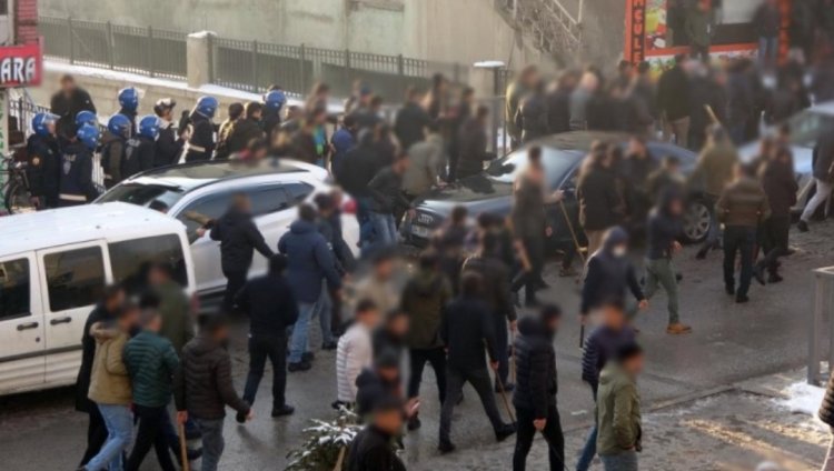 HAKKARİ'DE SİLAHLI KAVGA ORTALIK KAN GÖLÜNE DÖNDÜ 4 ÖLÜ