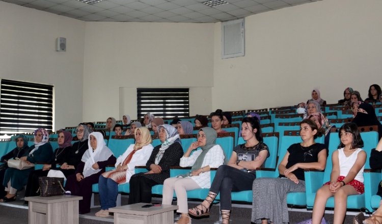 VAN BÜYÜKŞEHİR BELEDİYESİ ‘ERKEN YAŞTA EVLİLİK’ SEMİNERİ DÜZENLEDİ!