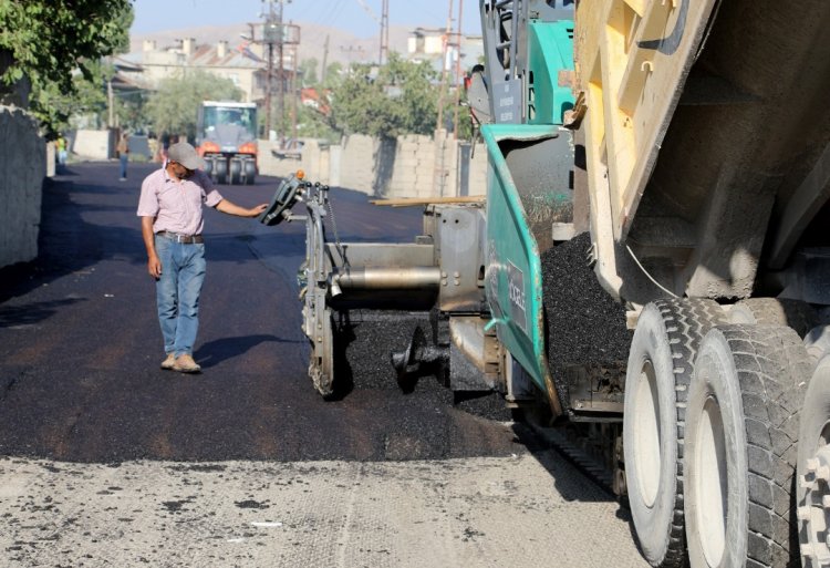 BÜYÜKŞEHİR BELEDİYESİ ŞİMDİDE DÜZYOL CADDESİNİ ASFALTLADI