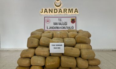 BAŞKALE KIRSALINDA JANDARMA EKİPLERİ 364 KG ESRAR ELE GEÇİRDİ!