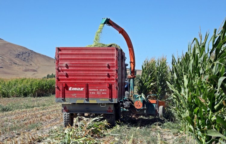 VAN BÜYÜKŞEHİR BELEDİYESİ TARIMSAL DESTEĞİNİ MAKİNALARLA SAĞLIYOR!