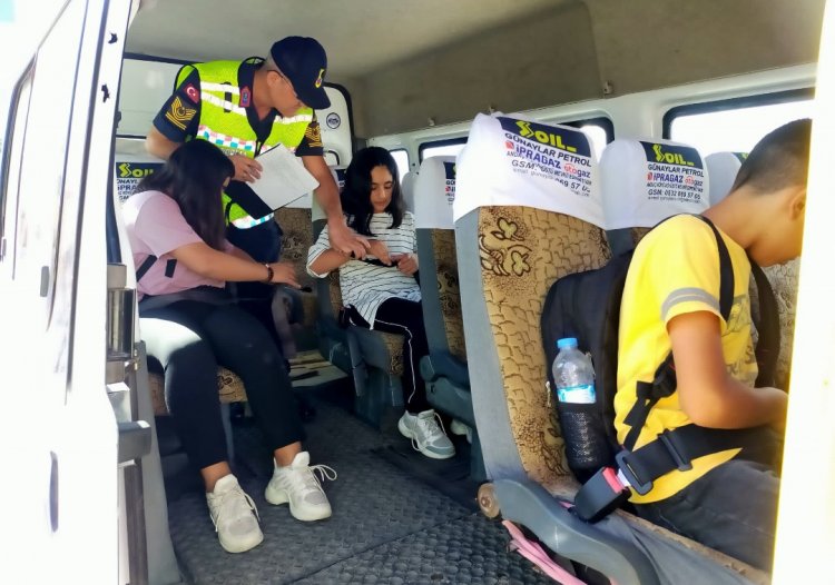 VAN'DA JANDARMA EKİPLERİ ÇOCUKLAR İÇİN KONTROLDEYDİ!