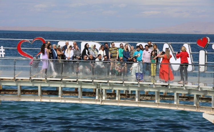 BU KRİZDE İRANLI TURİSTLER VAN'A AKIN EDİYOR!