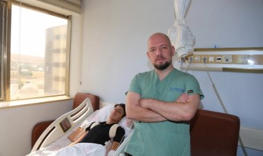 VAN'DA İLK DEFA GERÇEKLEŞTİRİLEN SKOLYOZ(OMİRİLİK EĞRİLİĞİ) AMELİYATI BAŞARIYLA GEÇTİ!