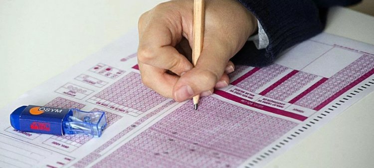 KPSS SINAVINA ZAMANINDA GİTMEYEN ÖĞRENCİLER YİNE KAPIDA KALDI! 