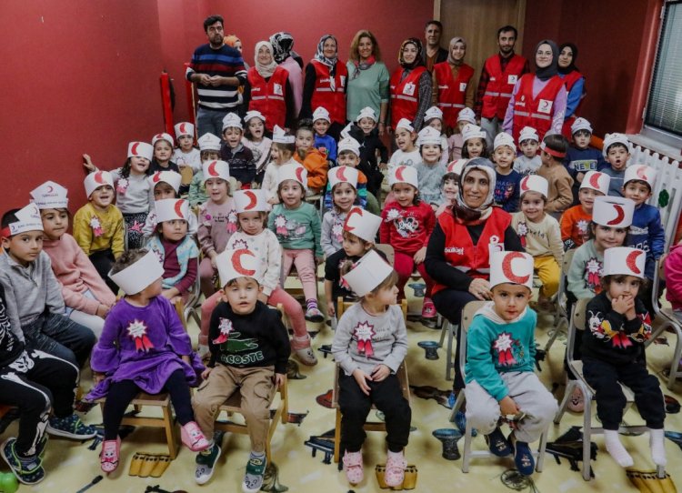 KIZILAY HAFTASI ÇOCUKLARLA KUTLANDI