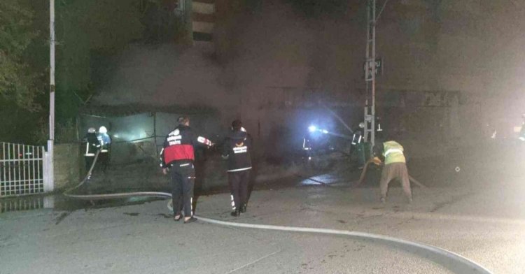VAN'DA İŞ YERİNDE YANGIN ÇIKTI!
