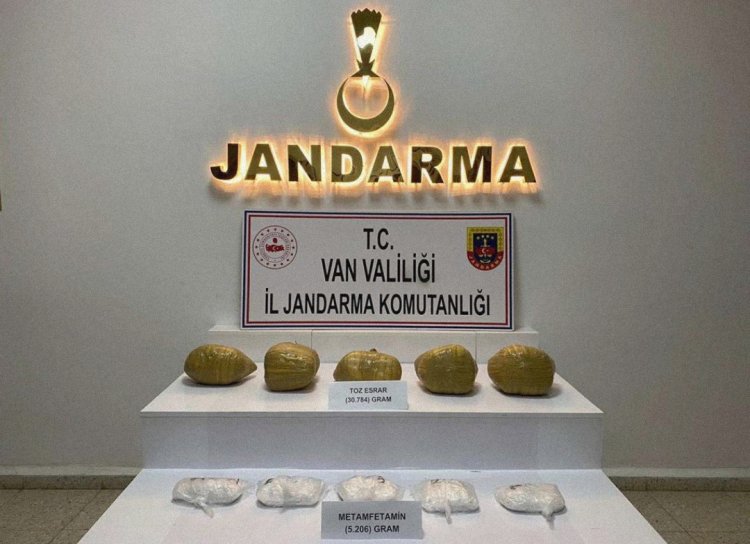 VAN'IN BAŞKALE İLÇESİNDE GERÇEKLEŞTİRİLEN ARAMA SONUCU KİLOLARCA UYUŞTURUCU ELE GEÇİRİLDİ!