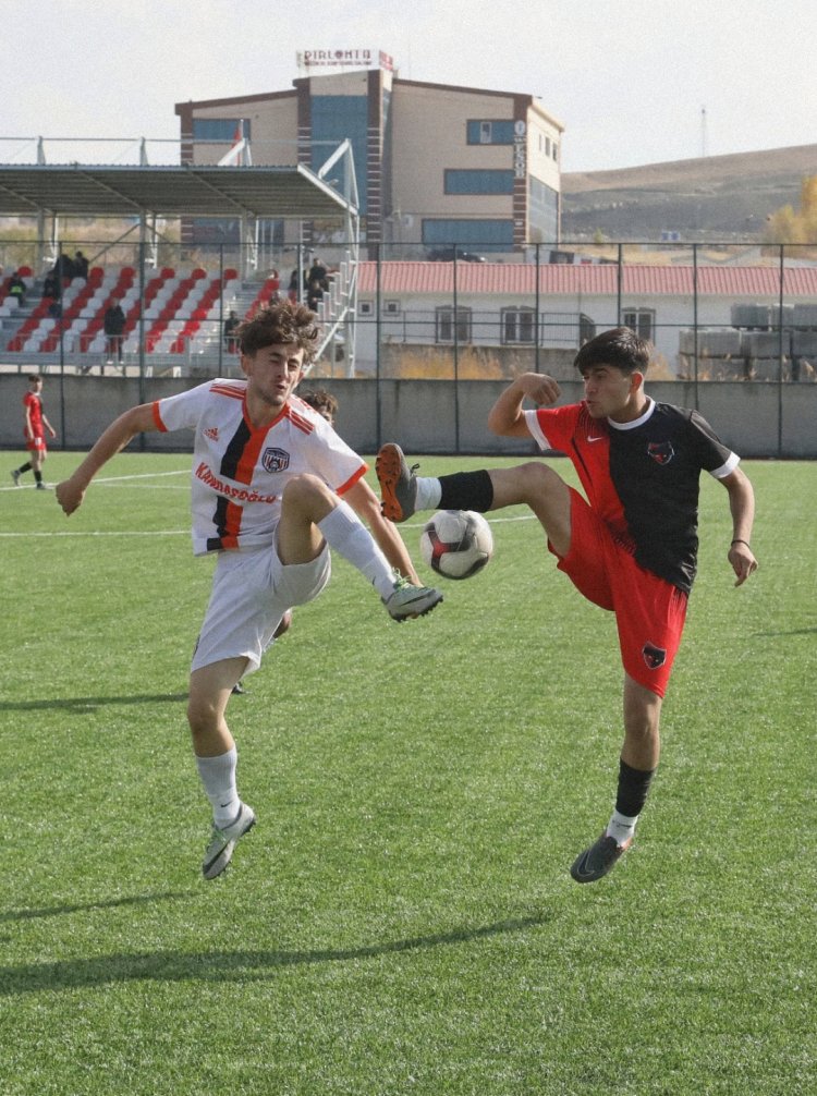 VAN BÜYÜKŞEHİR BELEDİYESPOR  KAYBETMEDEN İLERLİYOR!