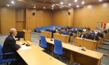 TUŞBA BELEDİYE ÇALIŞANLARI DEPREMZEDELER İÇİN NAKDİ PARA YARDIMI KAMPANYASI BAŞLATTI