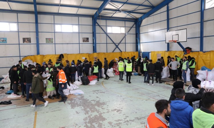 İPEKYOLU BELEDİYESİ YARDIMLARINI ARALIKSIZ SÜRDÜRÜYOR!