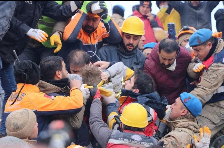 DEPREMİN 7. GÜNÜ! TÜRKİYE BÖLGEDEN GELECEK MUCİZE HABERLERİ BEKLİYOR!