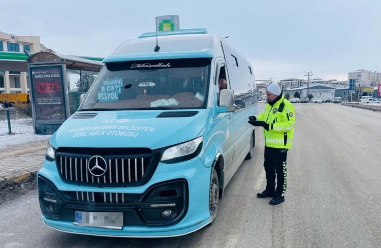 VAN'DA 4122 ARAÇ/SÜRÜCÜ DENETLENDİ: 9 ARAÇ TRAFİKTEN MEN EDİLDİ