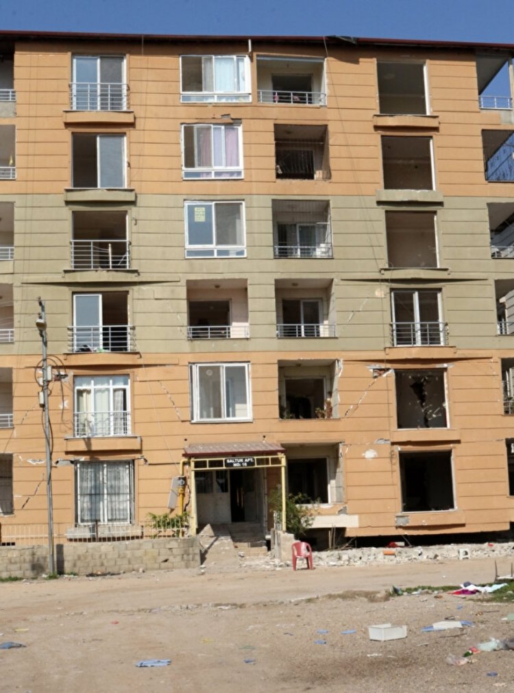 HAYALET ŞEHİR HATAY! İLANLAR ASKIDA KALDI!