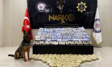 DEDEKTÖR KÖPEĞİ THOR SAYESİNDE 200 KİLO 150 GRAM UYUŞTURUCU MADDE ELE GEÇİRİLDİ!