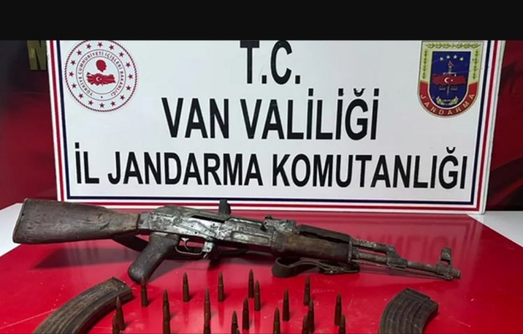 VAN'DA TOPRAĞIN ALTINDA SİLAH VE MÜHİMMAT BULUNDU 