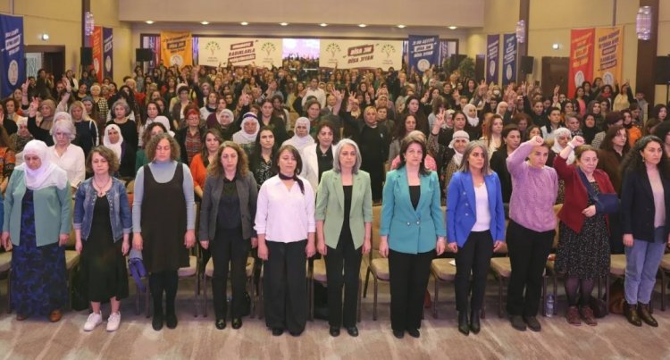 YEŞİL SOL PARTİ KADIN MECLİSİ: TEK ADAM REJİMİNİ DEĞİŞTİRECEĞİZ!